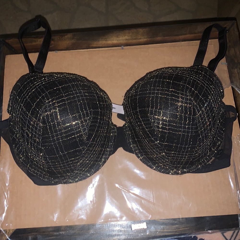 VS Demi bra